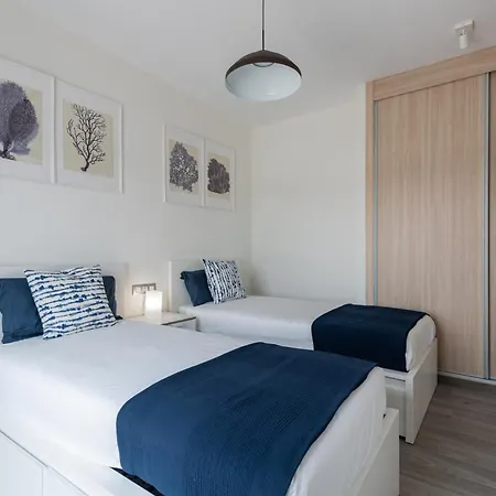 Vento Azul En Moderno Residencial Apartment